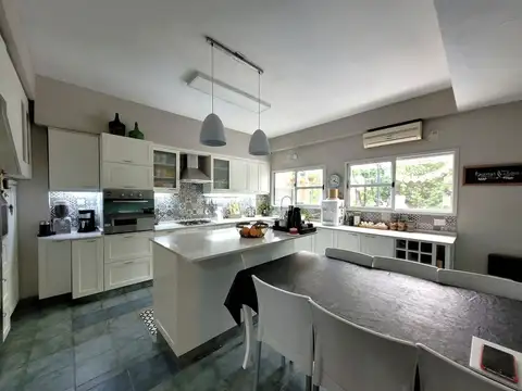 Depto Tipo Casa 5 ambientes con 4 baños