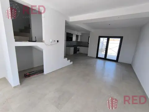 Depto Tipo Casa en Venta en Centenario, USD 170.000