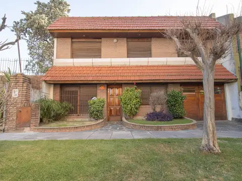 CASA EN VENTA VILLA MARTELLI CON COCHERA