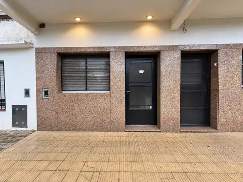 Departamento en Alquiler en Caseros, $ 900.000