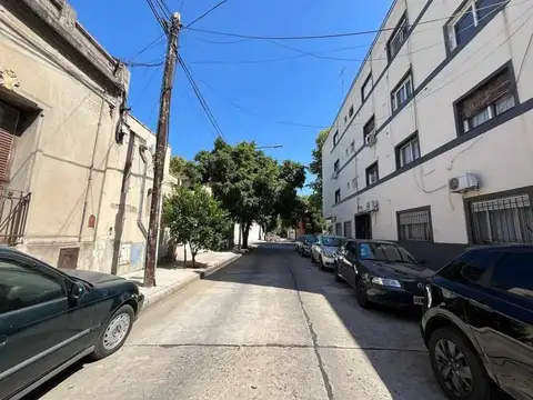 DESCOLADO INMUEBLE VIEJO - Casa chorizo 100% recuperable