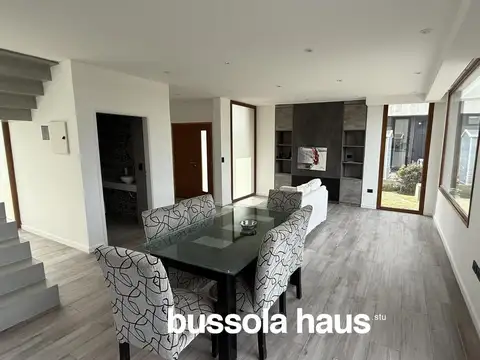 Casa en Alquiler en Puertos - Barrio Vistas, USD 1.300