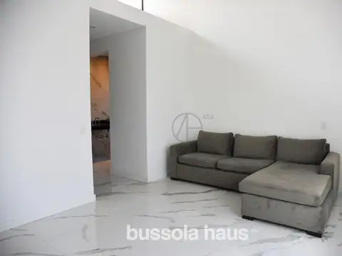 Casa 5 ambientes con 4 baños