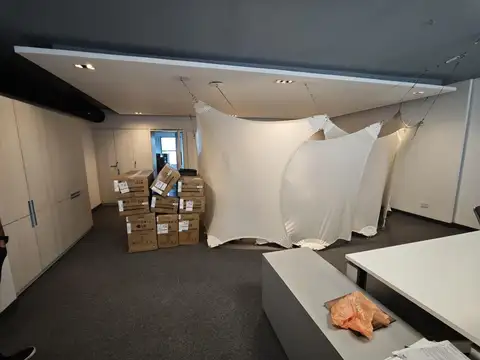 Oficina en Venta con 5 cocheras