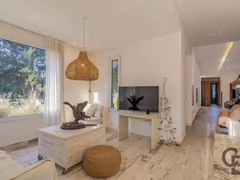 Casa 7 ambientes con 3 baños