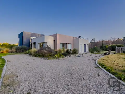 casa en Campos de Roca I / terreno de 5198m2 / 4 dormitorios / Brandsen
