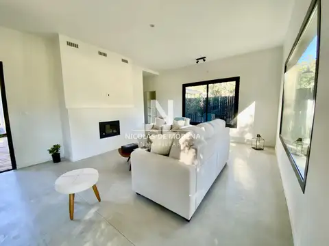 Hermosa Casa 3 dormitorios + piscina a estrenar en pueblo San Vicente - José Ignacio