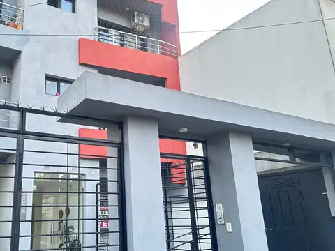 VENTA DEPARTAMENTO 2 AMBIENTES CON COCHERA, BANFIELD, LOMAS DE ZAMORA