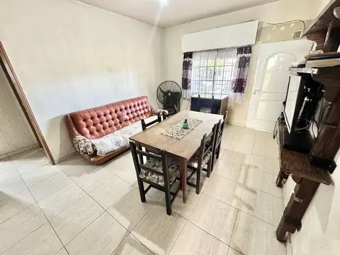 Casa 4 ambientes con 1 baño