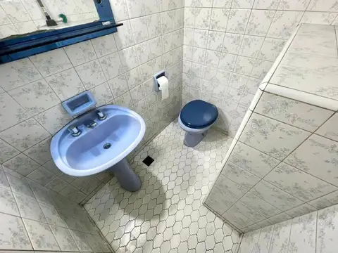 Casa en Alquiler en Castelar Sur, $ 1.300.000
