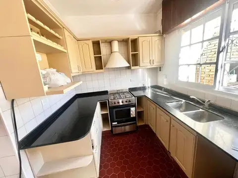 Casa en Alquiler en Castelar Sur, $ 1.300.000
