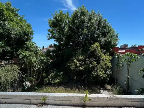 TERRENO CON GALPON DE LOSA 320 M2 CUB - EN VENTA - HAEDO