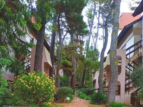 Langostinos 1100, Piso 2