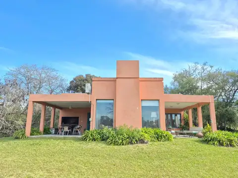 CHACRA EN VENTA PUERTO PANAL ZARATE C/ 2 CASAS