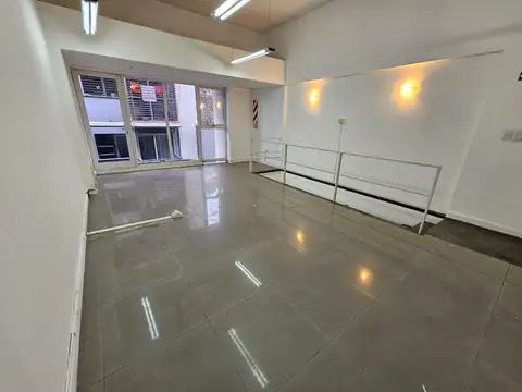 Oficina 2 ambientes con 1 baño