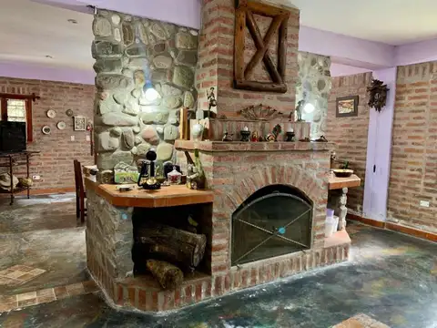 Casa en Venta con 2 cocheras