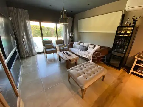 EL ROCÍO VENTA- MODERNA CASA MINIMALISTA RECICLADA A NUEVO