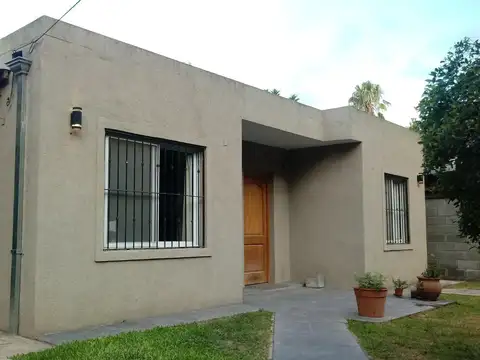 Casa sobre calle Las Anemonas ¡Retasada!