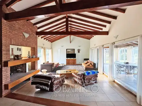 Casa en Venta de 340m2 en haras El Argentino Farm Club de Lujan 100
