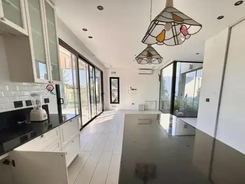 Casa en Alquiler de 4 dormitorios