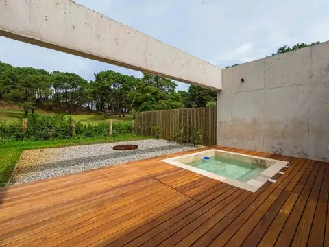 Casa 4 ambientes con 3 baños
