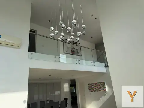 Casa en venta - 4 Dormitorios 5 Baños - 800mts2 - Berazategui