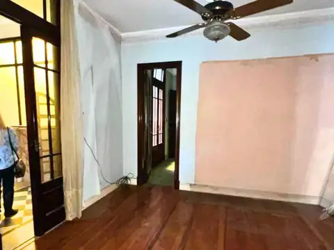 Depto Tipo Casa 6 ambientes con 2 baños