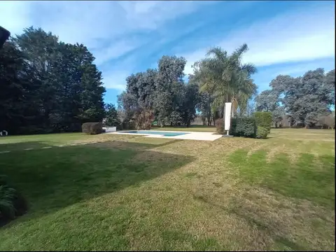 Casa en Alquiler Temporal con 2 cocheras