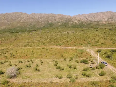 Terreno de 1600mts en Villa Larca SL