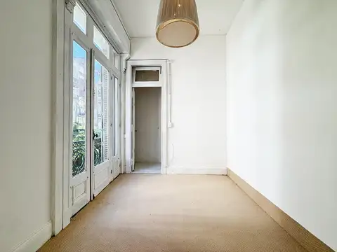 Antiguo Petit Hotel a Reciclar en Pleno Recoleta