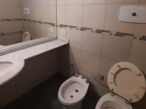 1 De Mayo 1500, Piso 12