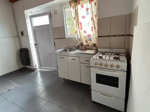 Casa 2 ambientes con 1 baño