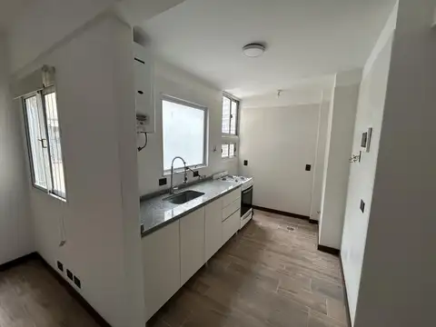 Departamento en Alquiler en Coghlan, $ 650.000