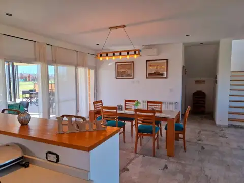 Casa en Alquiler Temporal con 2 cocheras