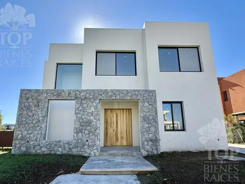 Casa en Venta en Laguna Grande, USD 535.000