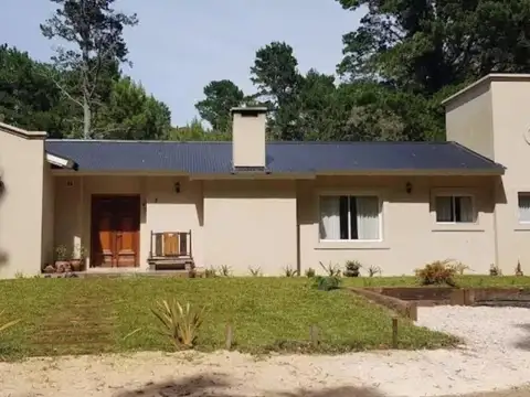 Casa en venta - 3 Dormitorios 3 Baños - 1.000Mts2 - Pinamar