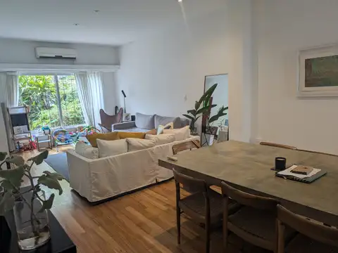 Alferez Hipólito Bouchard 1000