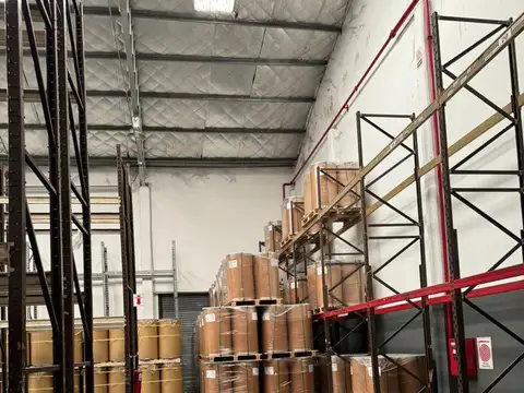 Galpon en Venta 73  mts Fondo