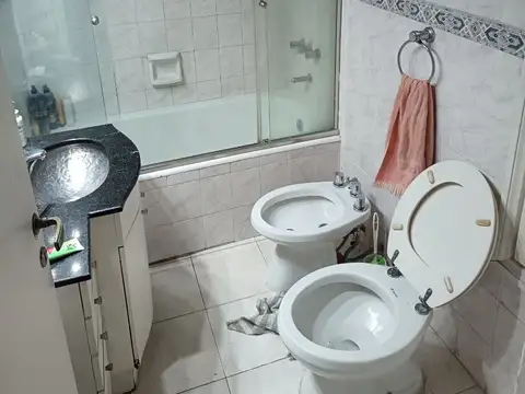 Departamento 7 ambientes con 2 baños