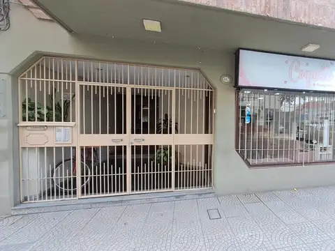 VENDO LOCAL COMERCIAL  BARRIO NORTE  MAS BAULERA