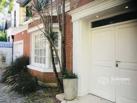 Casa - Olivos-Qta.Presid. mts Libertador excelente cuadra