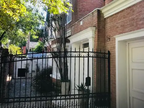 Casa en Venta con 4 cocheras