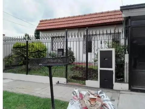 PH , 4 AMB, C/ PATIO Y JARDÍN, CON RENTA,  Luis Maria Drago al 2300, Villa Adelina