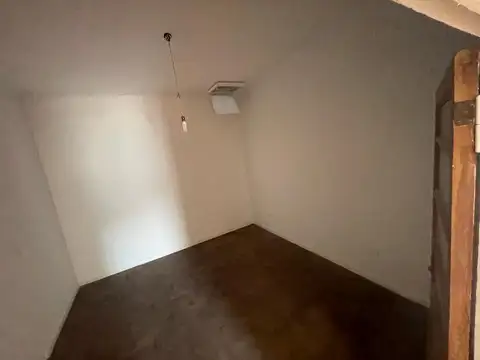 EN CASEROS EN ALQUILER DEPARTAMENTO DE 2 AMBIENTES TIPO CASA SIN EXPENSAS
