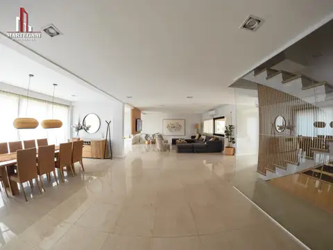 Casa 7 ambientes con 5 baños