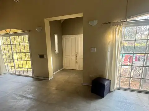 Casa 6 ambientes con 3 baños