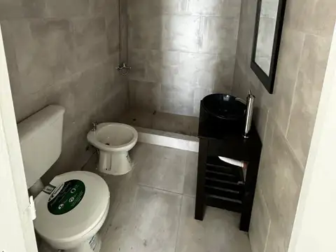DEPARTAMENTO 2 AMBIENTES CON PATIO - TERRAZA -