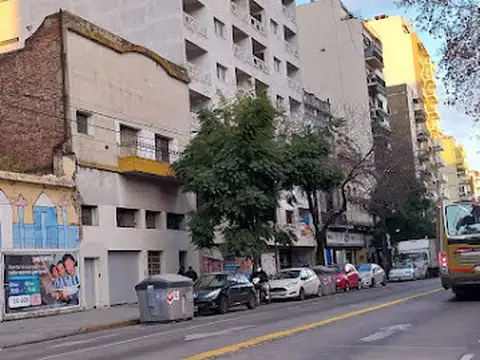 Avenida Regimiento De Patricios 200