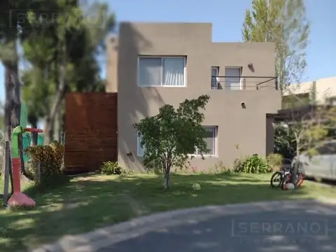Venta casa 4 amb en San Isidro Labrador. Villanueva