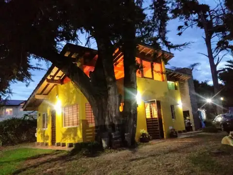 Casa 5 ambientes con 2 baños